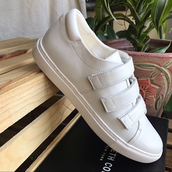 Price firm- Kenneth Cole Kingcro Sneakers - Picture 9 of 15